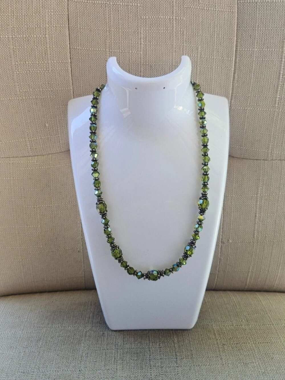 Vintage Choker Necklace Sterling Silver With Green Beads Comes in a Box - Picture 13 of 14